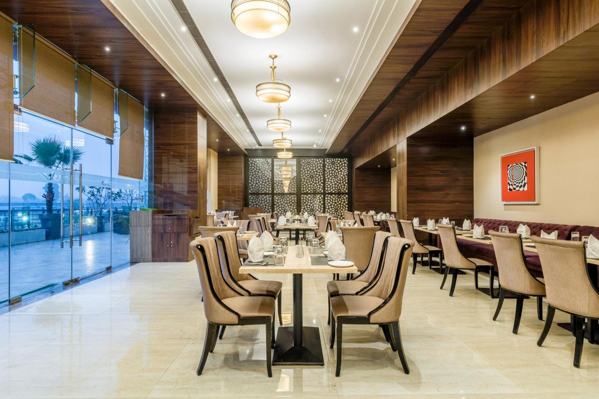 Golden Suites Gurgaon Inde Hotels Dış mekan fotoğraf