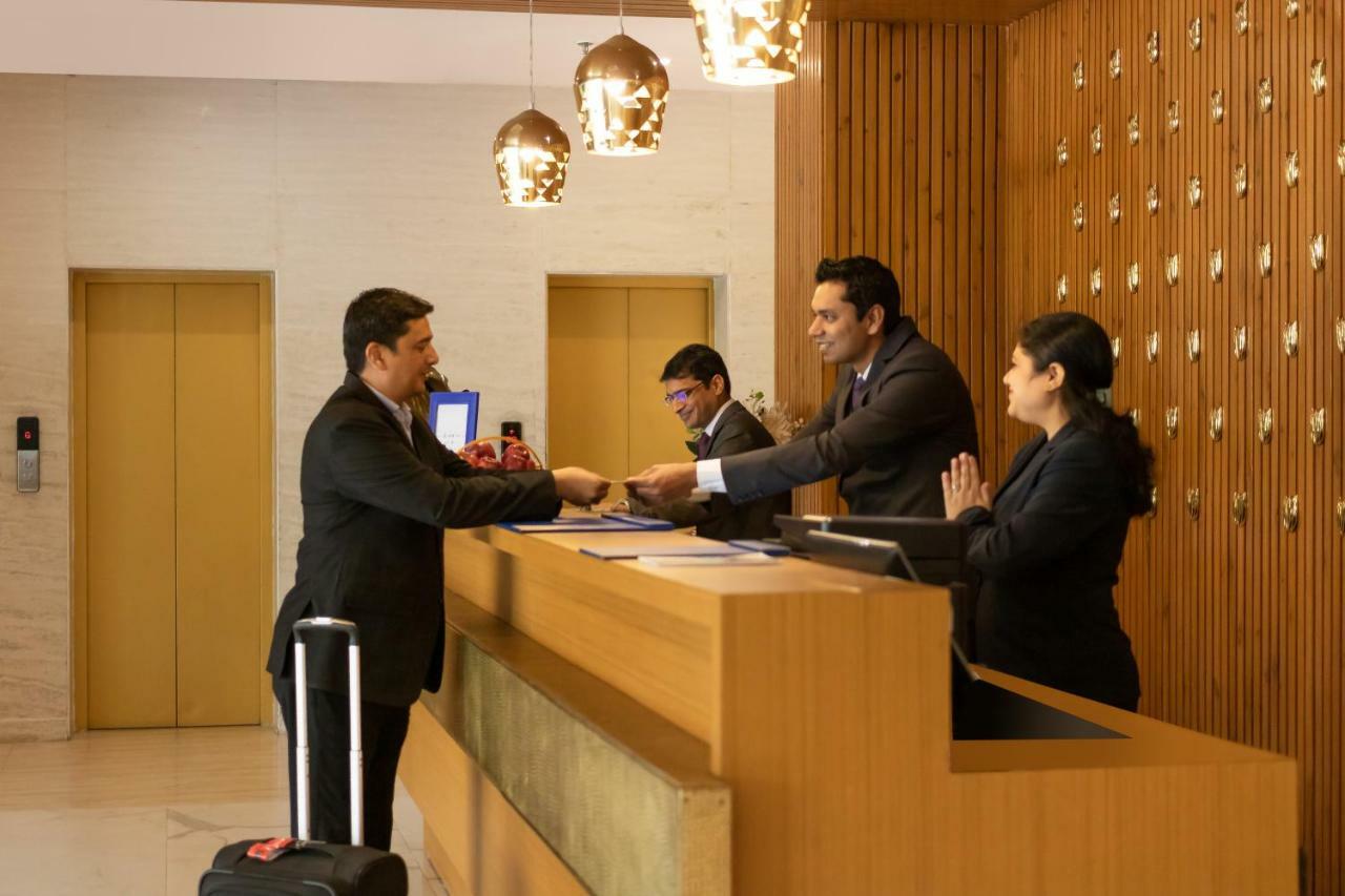 Golden Suites Gurgaon Inde Hotels Dış mekan fotoğraf