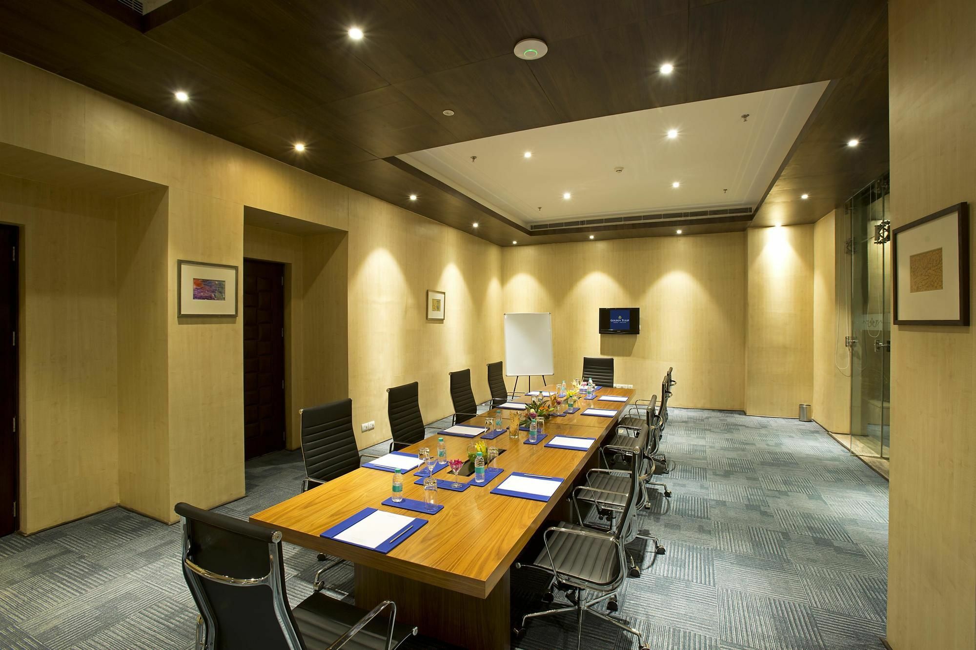 Golden Suites Gurgaon Inde Hotels Dış mekan fotoğraf