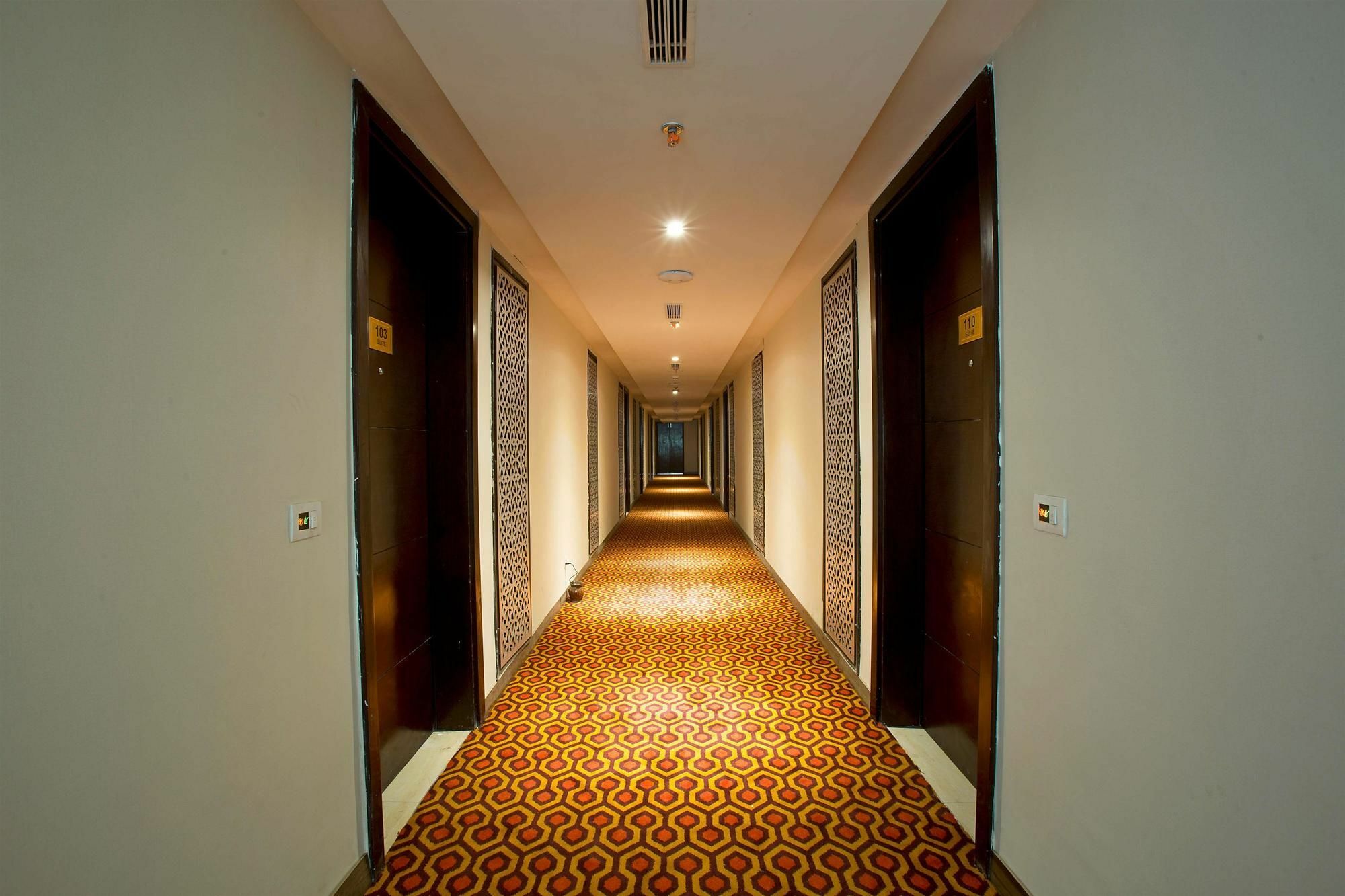 Golden Suites Gurgaon Inde Hotels Dış mekan fotoğraf